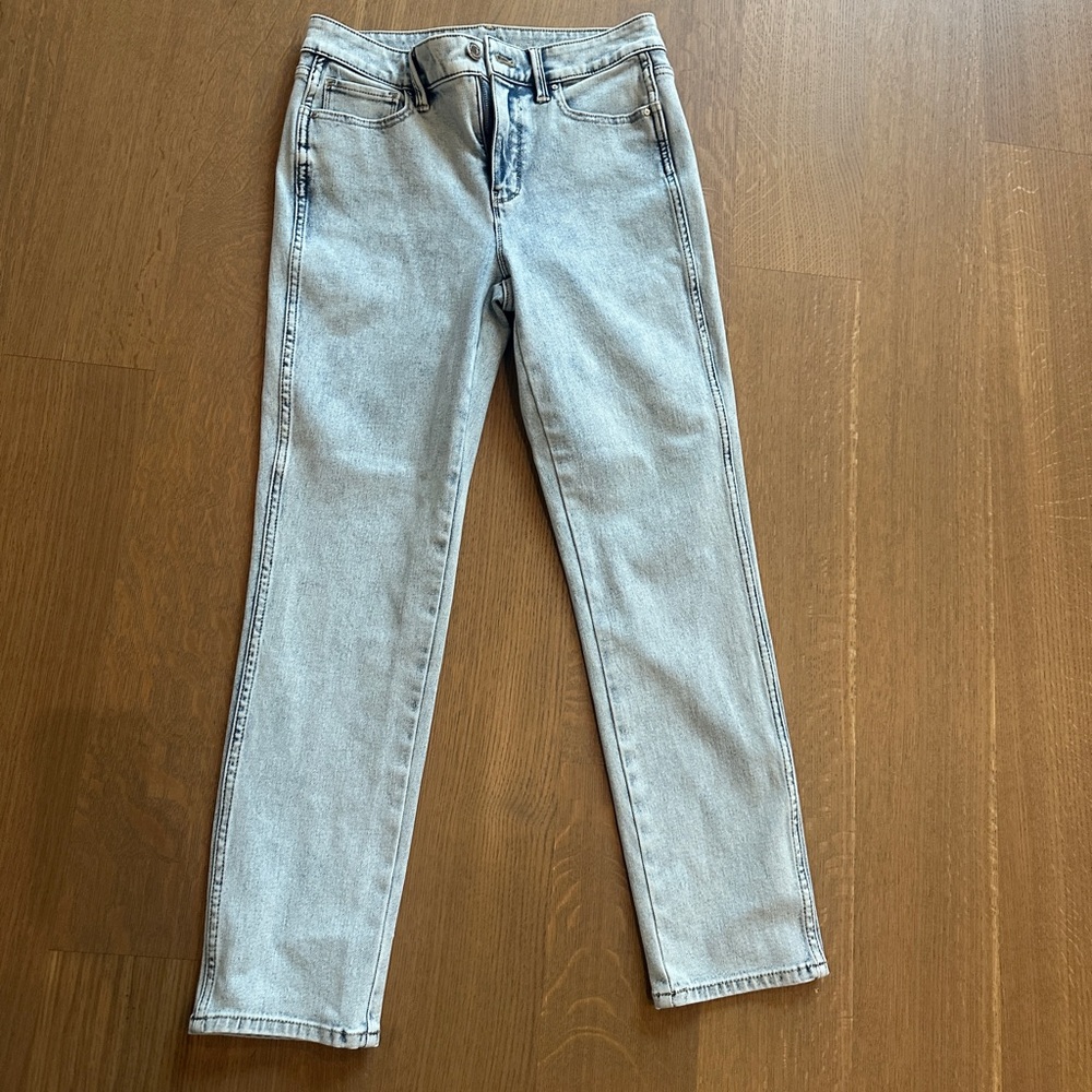 White House Black Market Women's Light Blue Straight Leg Jeans